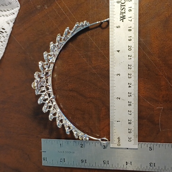 NEW. Bridal Headwear Tiera / Bride Wedding accessory 5732 - Picture 8 of 9